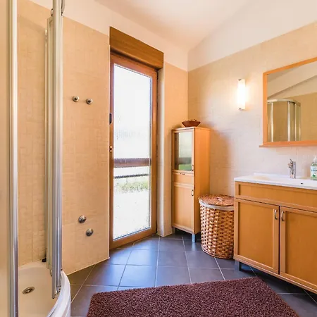 Irena Apartamento Selce
