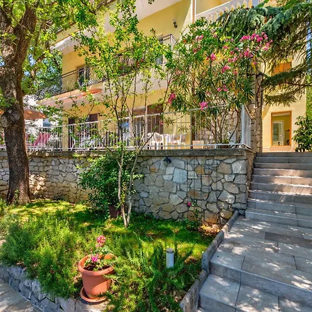 Irena Apartamento Selce